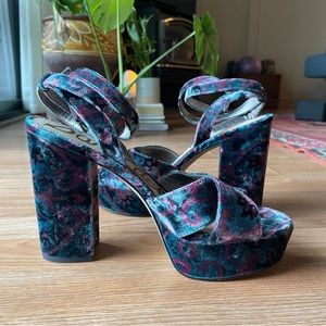 Awesome Sam Edelman velvet platform sandals UNWORN